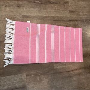 Wacoal Turkish Beach Bath Towel Fast Drying Dustry Pink & White